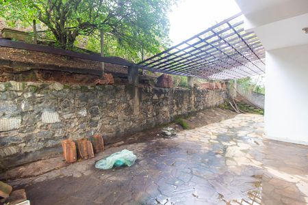 Casa para alugar com 599m², 2 quartos e 2 vagas