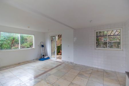 Casa para alugar com 599m², 2 quartos e 2 vagas