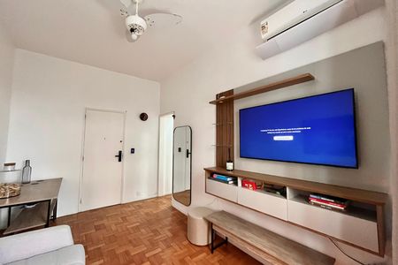 Sala  de apartamento para alugar com 1 quarto, 52m² em Copacabana, Rio de Janeiro