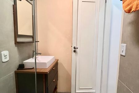 Apartamento para alugar com 52m², 1 quarto e sem vagaBanheiro 