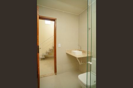 Casa para alugar com 25m², 1 quarto e 1 vaga Casa para alugar com 25m², 1 quarto e 1 vagaBanheiro