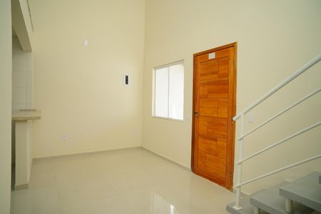 Casa para alugar com 25m², 1 quarto e 1 vaga Casa para alugar com 25m², 1 quarto e 1 vagaSala