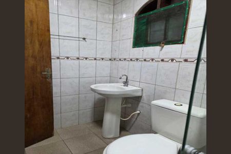 Banheiro de casa para alugar com 1 quarto, 45m² em Parque Burle, Cabo Frio