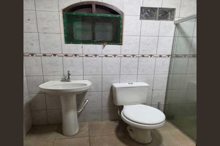 Banheiro de casa para alugar com 1 quarto, 45m² em Parque Burle, Cabo Frio