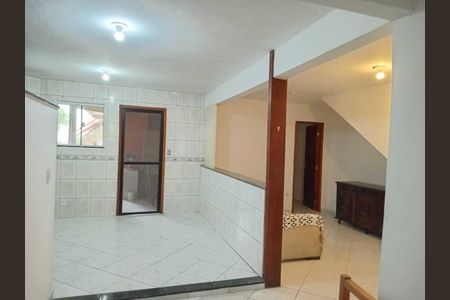Sala de casa para alugar com 1 quarto, 45m² em Parque Burle, Cabo Frio