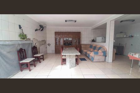 Casa para alugar com 130m², 3 quartos e 2 vagas Casa para alugar com 130m², 3 quartos e 2 vagasQuintal