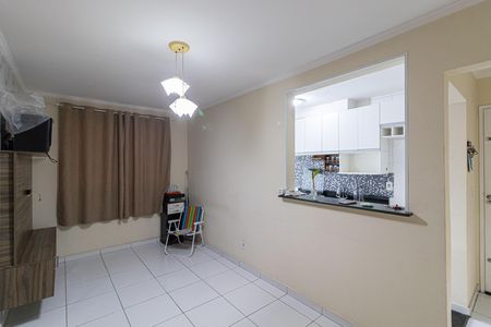 Sala/Cozinha/Área de Serviço  de apartamento para alugar com 2 quartos, 47m² em Jardim Santa Teresinha, São Paulo