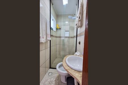 Banheiro de casa para alugar com 2 quartos, 80m² em Cidade Intercap, Taboão da Serra