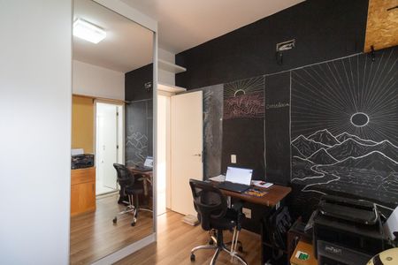 Apartamento à venda com 275m², 3 quartos e 3 vagas Apartamento à venda com 275m², 3 quartos e 3 vagasQuarto 1 - Suíte