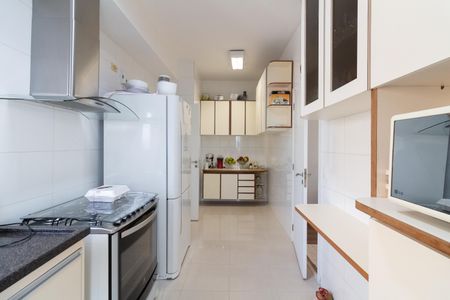 Apartamento à venda com 275m², 3 quartos e 3 vagas Apartamento à venda com 275m², 3 quartos e 3 vagasCozinha