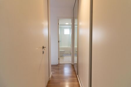 Apartamento à venda com 275m², 3 quartos e 3 vagas Apartamento à venda com 275m², 3 quartos e 3 vagasQuarto 2 - Suíte