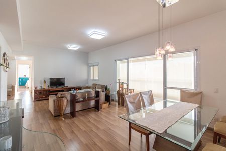 Apartamento à venda com 275m², 3 quartos e 3 vagas Apartamento à venda com 275m², 3 quartos e 3 vagasSala