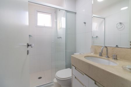 Apartamento à venda com 275m², 3 quartos e 3 vagas Apartamento à venda com 275m², 3 quartos e 3 vagasBanheiro da Suíte 1