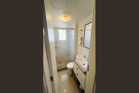 Banheiro  de apartamento para alugar com 2 quartos, 45m² em Lomba do Pinheiro, Porto Alegre