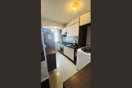 Cozinha de apartamento para alugar com 2 quartos, 45m² em Lomba do Pinheiro, Porto Alegre