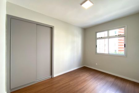 Apartamento à venda com 140m², 4 quartos e 1 vaga