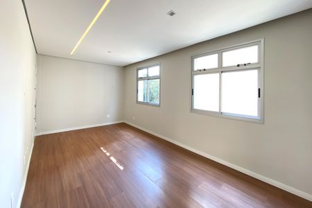Apartamento à venda com 140m², 4 quartos e 1 vaga