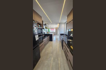 Apartamento à venda com 284m², 4 quartos e 5 vagas Apartamento à venda com 284m², 4 quartos e 5 vagasCozinha