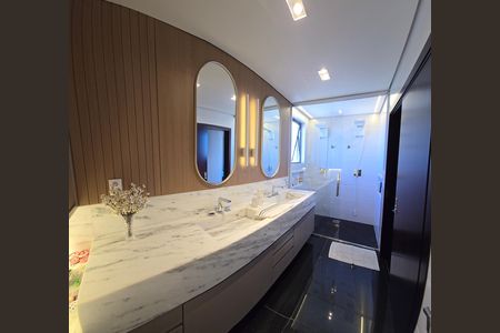 Apartamento à venda com 284m², 4 quartos e 5 vagas Apartamento à venda com 284m², 4 quartos e 5 vagasBanheiro