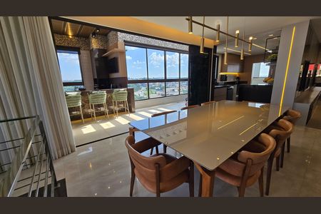 Apartamento à venda com 284m², 4 quartos e 5 vagas Apartamento à venda com 284m², 4 quartos e 5 vagasSala de jantar