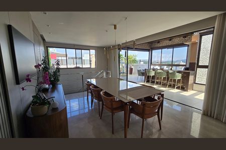 Apartamento à venda com 284m², 4 quartos e 5 vagas Apartamento à venda com 284m², 4 quartos e 5 vagasSala de jantar