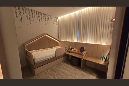 Apartamento à venda com 284m², 4 quartos e 5 vagas Apartamento à venda com 284m², 4 quartos e 5 vagasQuarto