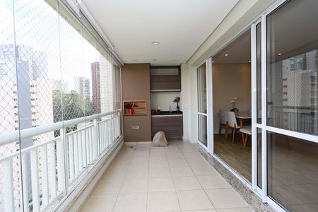 Apartamento para alugar com 128m², 3 quartos e 2 vagasVaranda