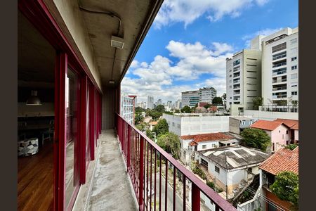 Apartamento à venda com 95m², 1 quarto e 2 vagas Apartamento à venda com 95m², 1 quarto e 2 vagasVaranda