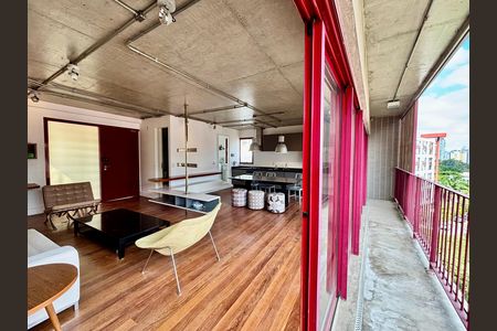 Apartamento à venda com 95m², 1 quarto e 2 vagas Apartamento à venda com 95m², 1 quarto e 2 vagasVaranda