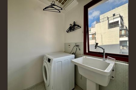 Apartamento à venda com 95m², 1 quarto e 2 vagas Apartamento à venda com 95m², 1 quarto e 2 vagasLavanderia