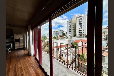 Apartamento à venda com 95m², 1 quarto e 2 vagas Apartamento à venda com 95m², 1 quarto e 2 vagasVaranda