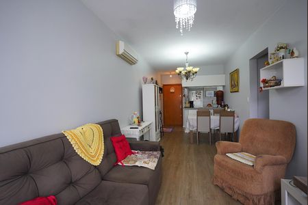 Sala de apartamento à venda com 3 quartos, 67m² em Cavalhada, Porto Alegre