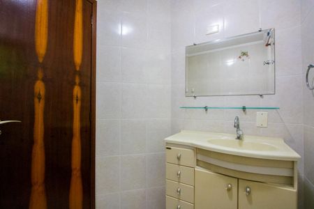 Apartamento à venda com 68m², 2 quartos e 1 vaga Apartamento à venda com 68m², 2 quartos e 1 vagaBanheiro social