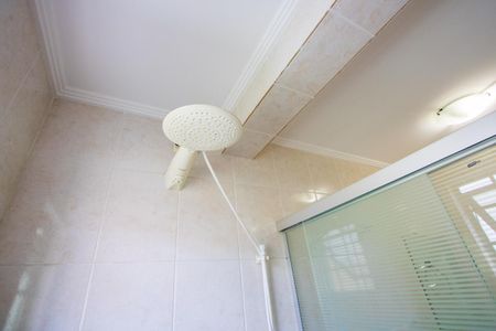 Apartamento à venda com 68m², 2 quartos e 1 vaga Apartamento à venda com 68m², 2 quartos e 1 vagaBanheiro do quarto 1