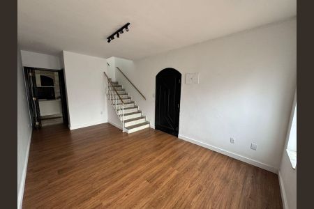 Sala de casa para alugar com 4 quartos, 150m² em Vila Santa Isabel, São Paulo