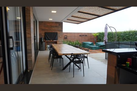 Casa de condomínio à venda com 407m², 4 quartos e 6 vagasÁrea de lazer