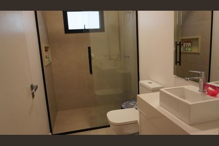 Casa de condomínio à venda com 407m², 4 quartos e 6 vagasBanheiro da Suíte 4