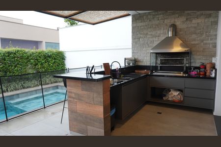 Casa de condomínio à venda com 407m², 4 quartos e 6 vagasChurrasqueira