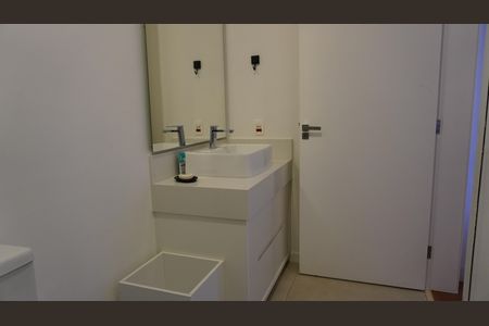Casa de condomínio à venda com 407m², 4 quartos e 6 vagasBanheiro da Suíte 3