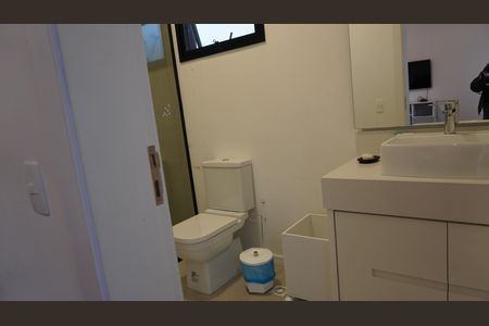 Casa de condomínio à venda com 407m², 4 quartos e 6 vagasBanheiro da Suíte 3