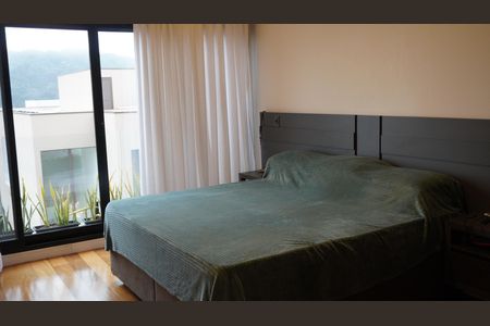 Casa de condomínio à venda com 407m², 4 quartos e 6 vagasSuíte 2 / Principal