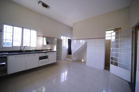 Cozinha de casa para alugar com 4 quartos, 250m² em Vila Paranagua, São Paulo