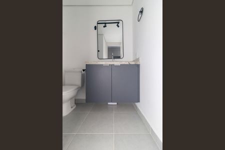 Banheiro de apartamento para alugar com 0 quarto, 28m² em Vila Congonhas, São Paulo