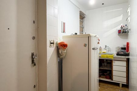 Cozinha de apartamento para alugar com 1 quarto, 50m² em Embaré, Santos