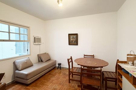 Sala de apartamento para alugar com 1 quarto, 50m² em Embaré, Santos