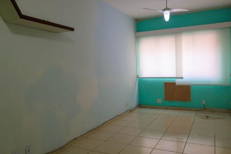 Apartamento à venda com 95m², 3 quartos e 1 vaga Apartamento à venda com 95m², 3 quartos e 1 vagaSala