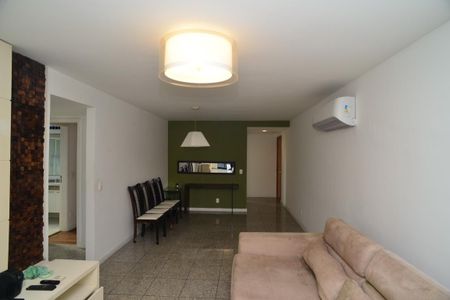 Apartamento para alugar com 110m², 3 quartos e 3 vagas Apartamento para alugar com 110m², 3 quartos e 3 vagasSala