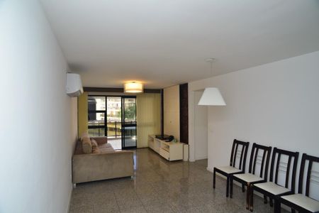 Apartamento para alugar com 110m², 3 quartos e 3 vagas Apartamento para alugar com 110m², 3 quartos e 3 vagasSala