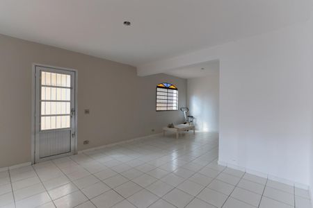 Casa para alugar com 135m², 3 quartos e 2 vagas Casa para alugar com 135m², 3 quartos e 2 vagasSala