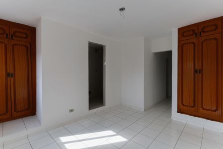 Casa para alugar com 135m², 3 quartos e 2 vagas Casa para alugar com 135m², 3 quartos e 2 vagasSuíte
